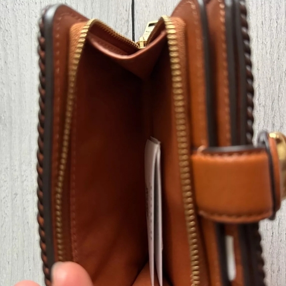 Coach Medium Wallet NWT - Picture 8 of 12